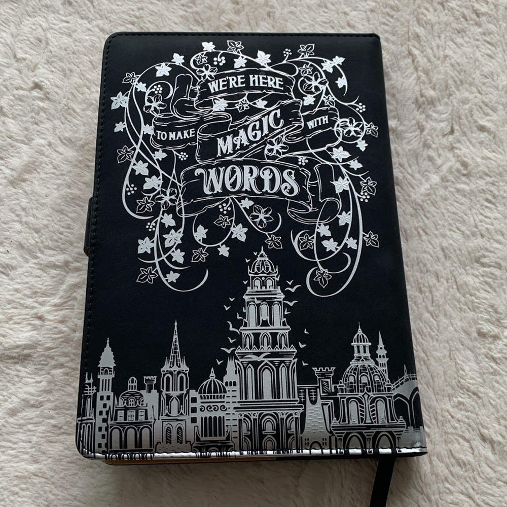 Owlcrate Locking Journal and Pen Dark Academia Box - Picture 6 of 10